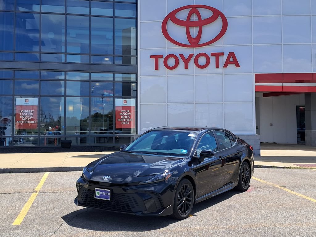 Used 2025 Toyota Camry SE w/ Convenience Package
