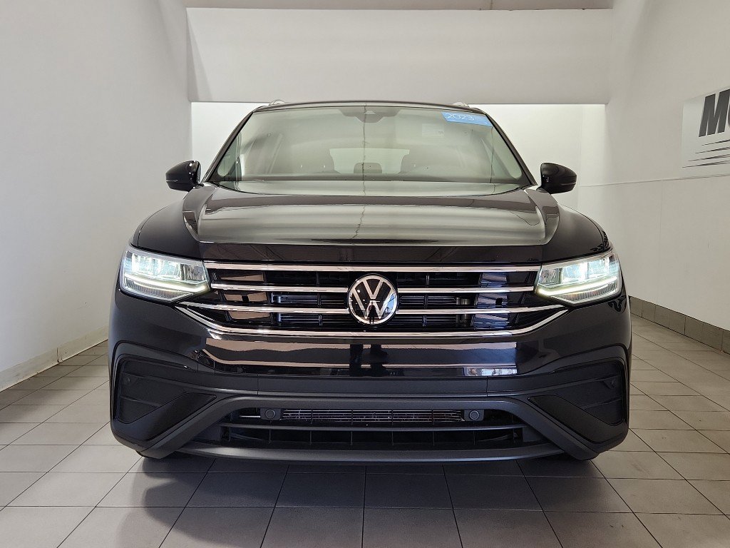 Certified 2023 Volkswagen Tiguan SE w/ Panoramic Sunroof Package image 3
