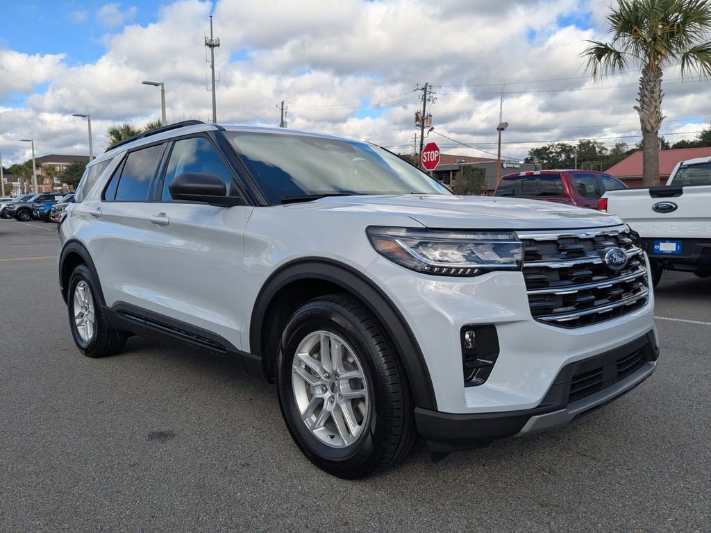 New 2026 Ford Explorer Active image 3