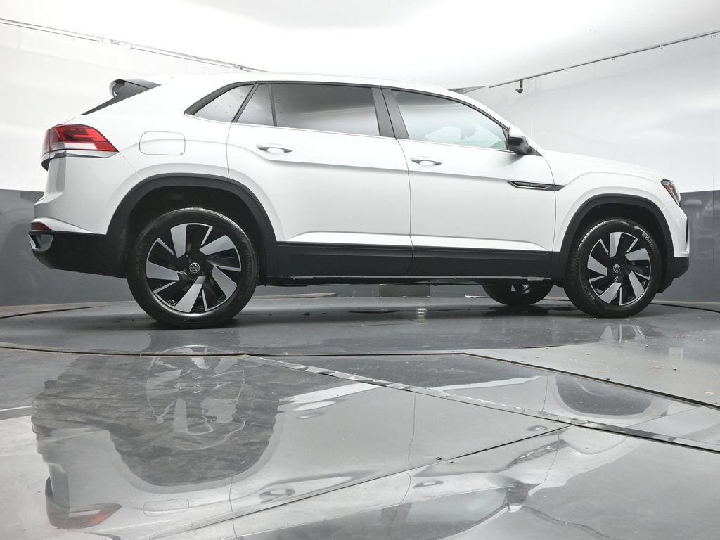 New 2026 Volkswagen Atlas Cross Sport SE FWD image 41