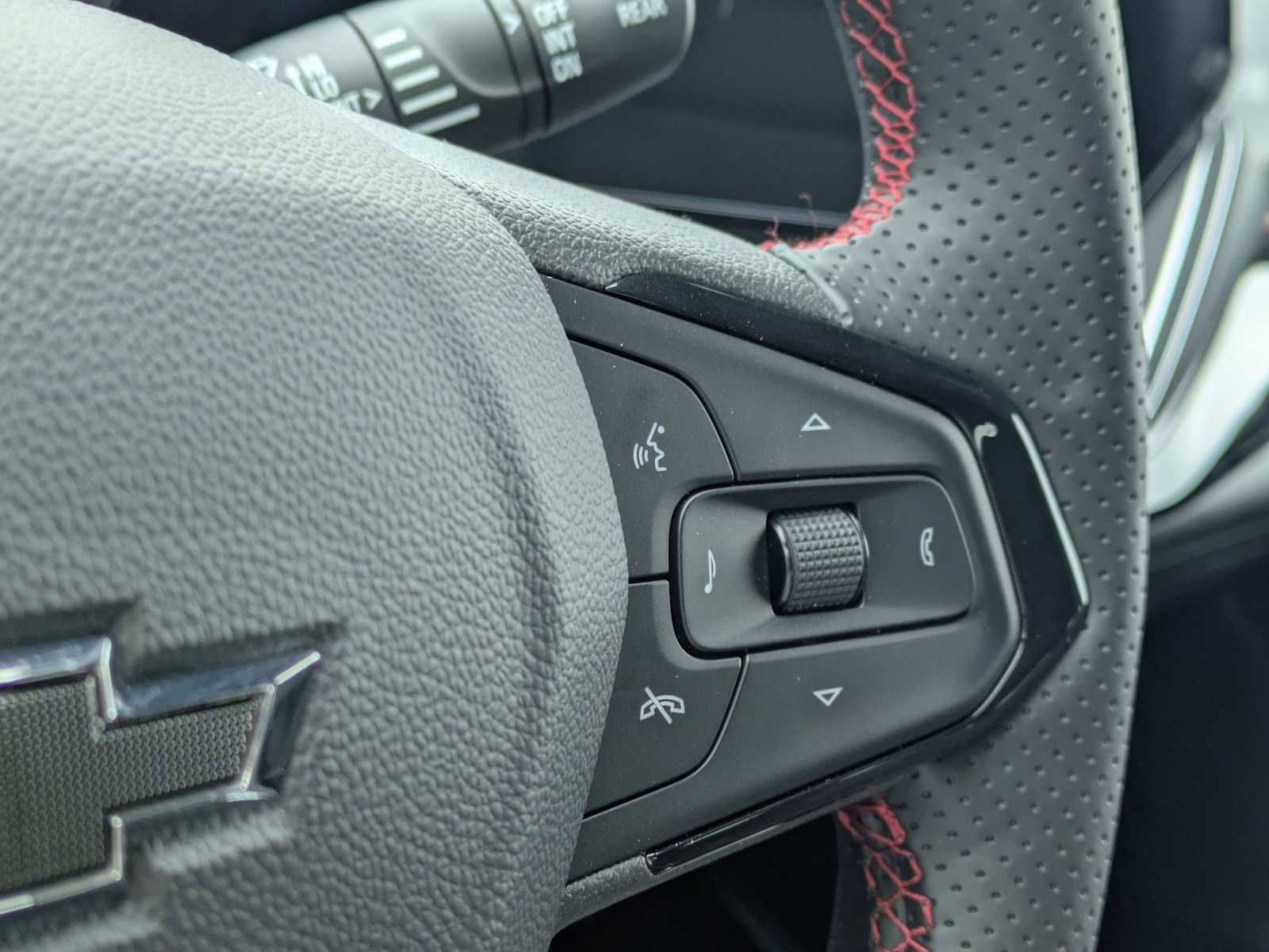 New 2026 Chevrolet Trax RS FWD image 25