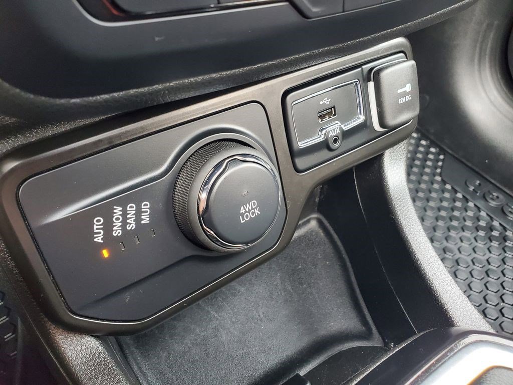 Used 2022 Jeep Renegade Altitude w/ Sun/Sound Group AWD/4WD image 25