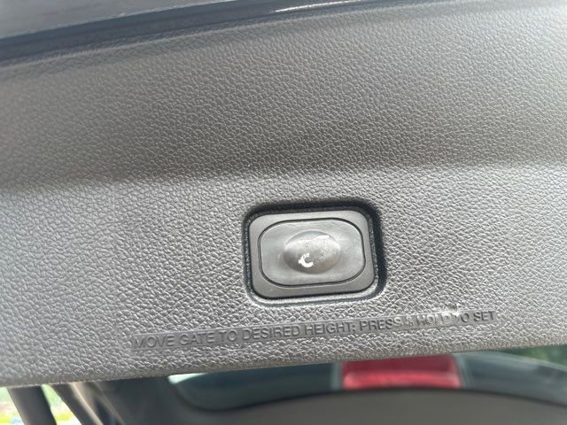 Used 2017 Ford Explorer XLT w/ Equipment Group 202A image 17