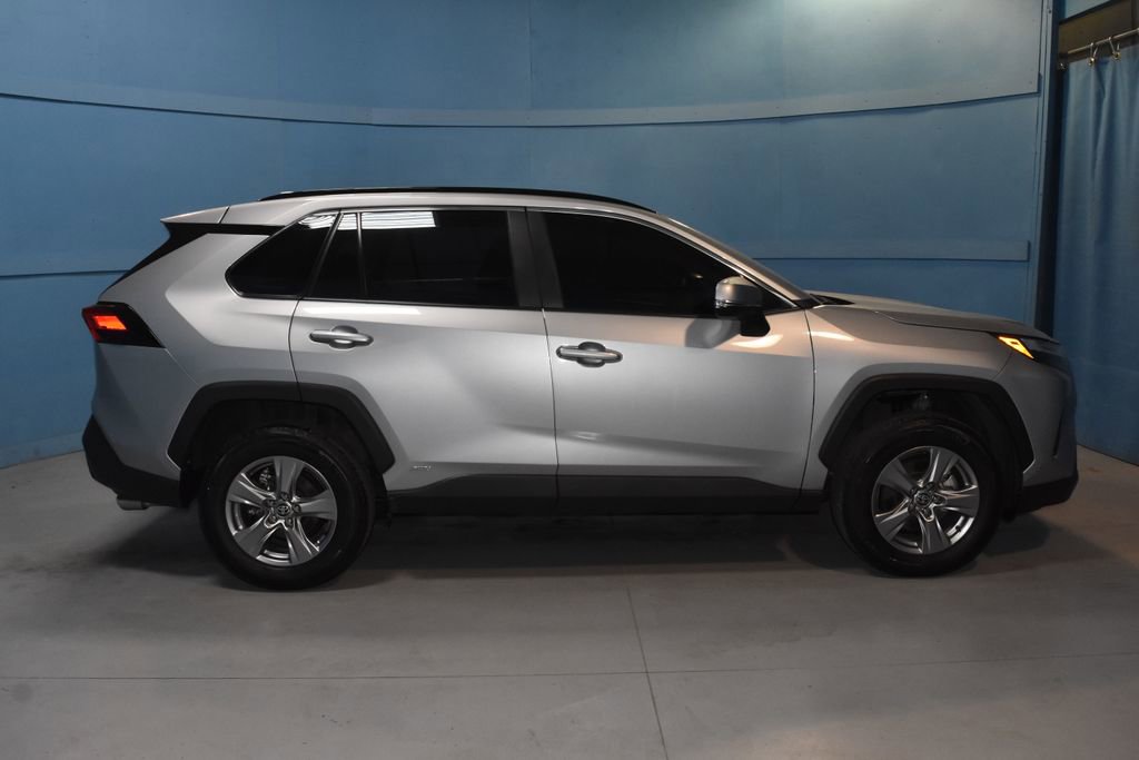 Used 2025 Toyota RAV4 XLE w/ Convenience Package image 23