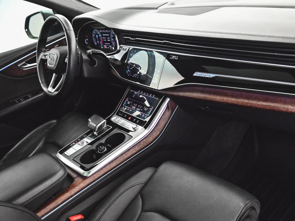 Used 2020 Audi Q8 Prestige AWD/4WD image 40