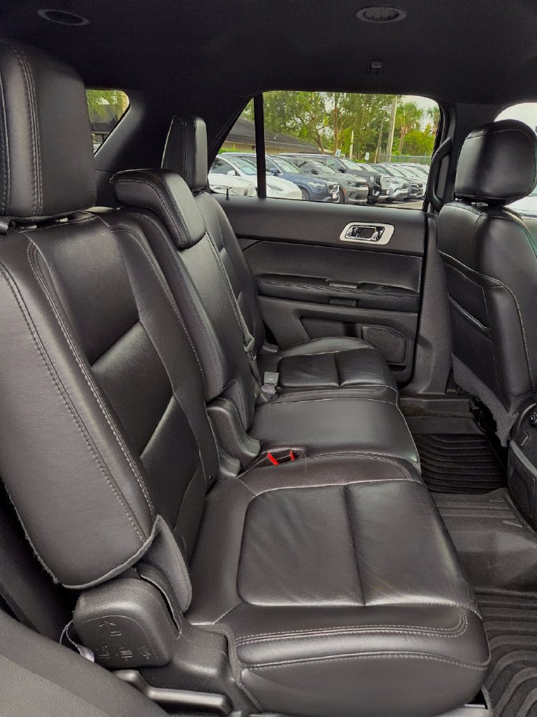 Used 2013 Ford Explorer XLT AWD/4WD image 49