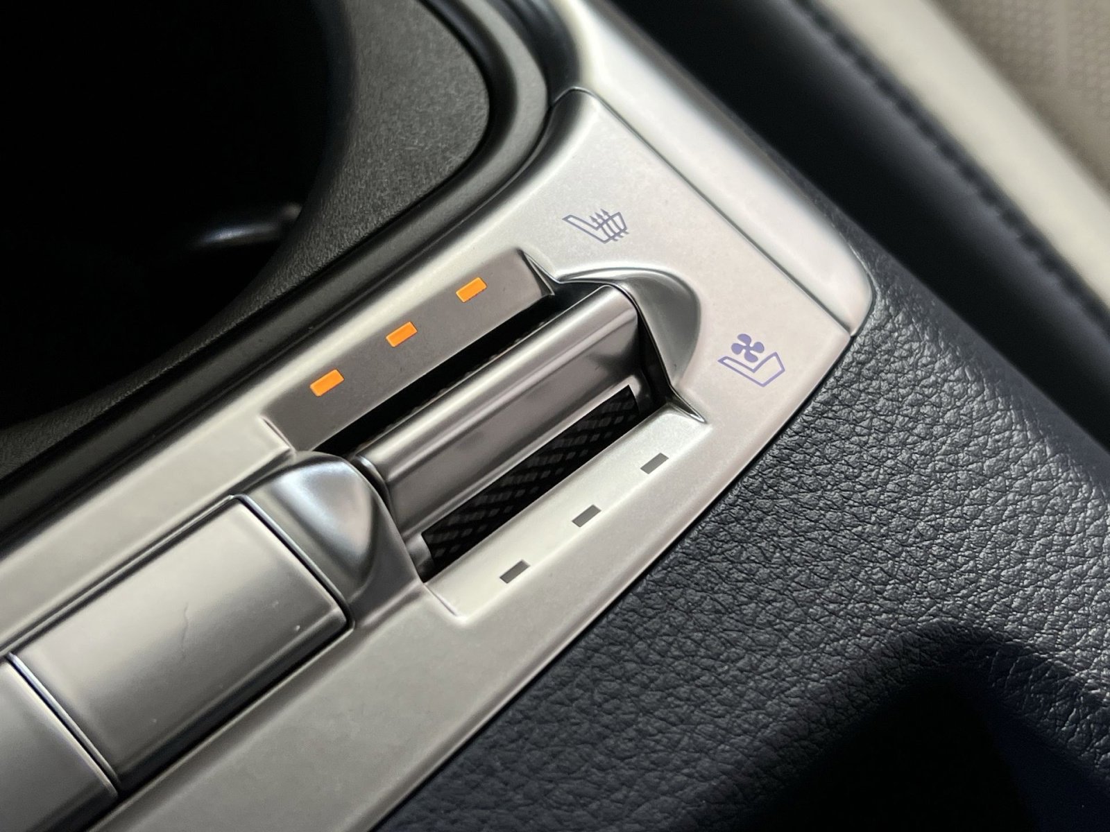 New 2026 Kia Carnival SX w/ SX Dark Edition Package image 34