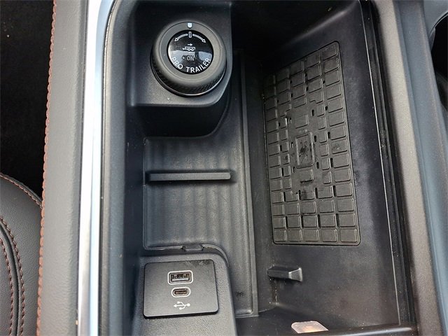 Used 2025 Ford Expedition Active image 25