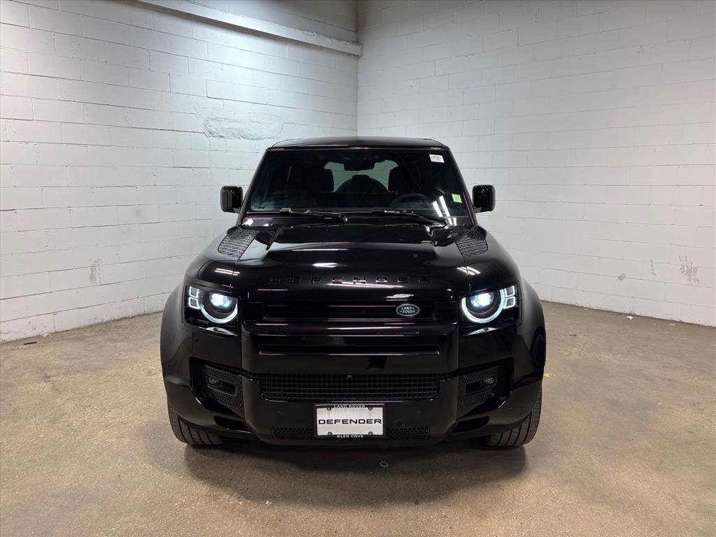 Used 2023 Land Rover Defender 110 V8 image 3