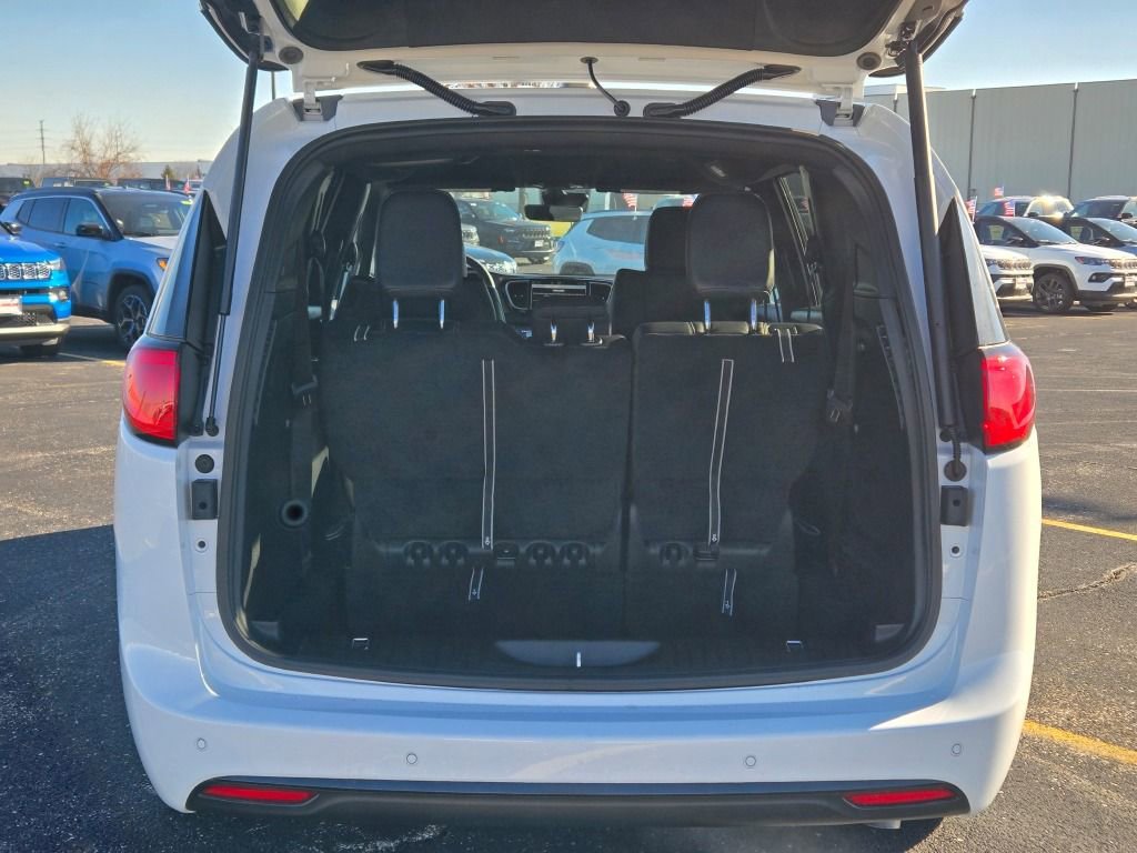 New 2026 Chrysler Voyager LX image 11