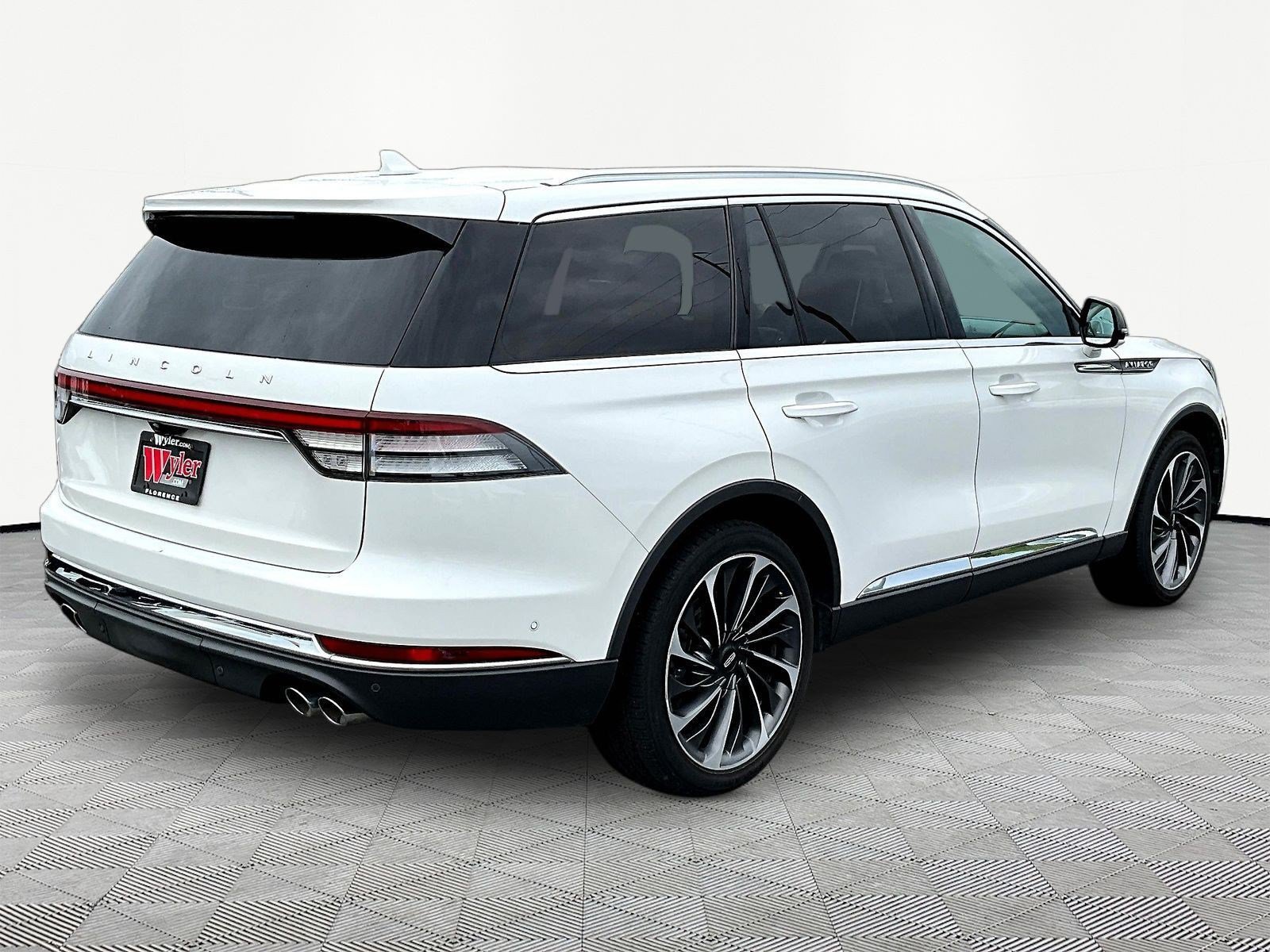 Used 2020 Lincoln Aviator Reserve w/ Equipment Group 202A AWD/4WD image 6