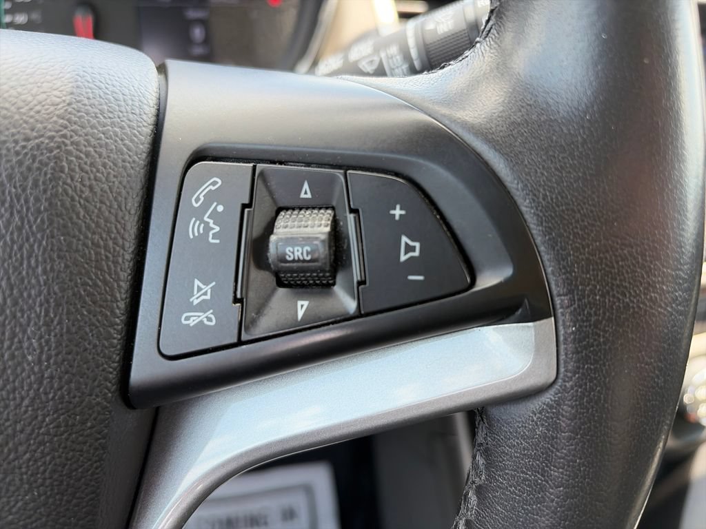 Used 2021 Chevrolet Trax LT w/ Redline Edition FWD image 13