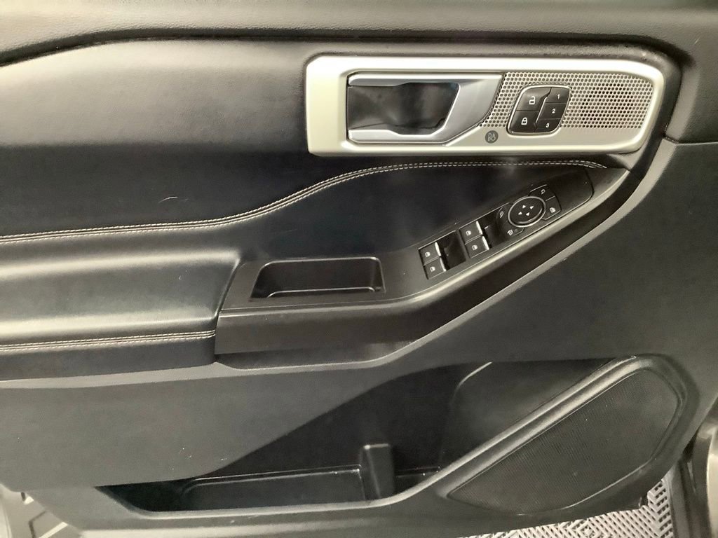 Used 2020 Ford Explorer Limited image 10