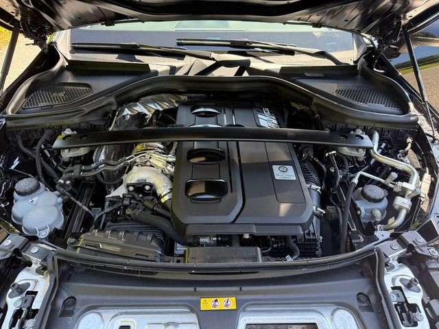 Used 2025 Mercedes-Benz GLC 43 AMG 4MATIC image 9