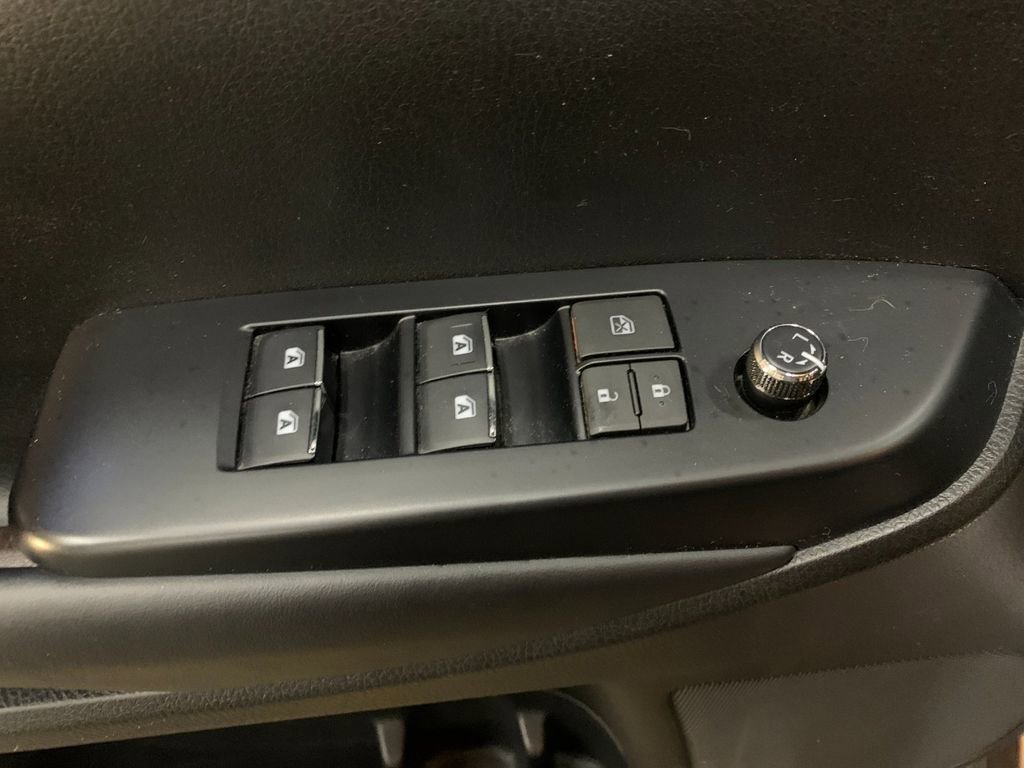 Used 2018 Toyota Highlander Limited image 13