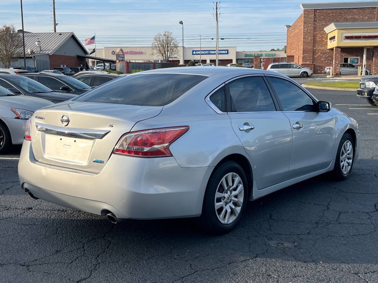 Used 2013 Nissan Altima 2.5 S FWD image 6