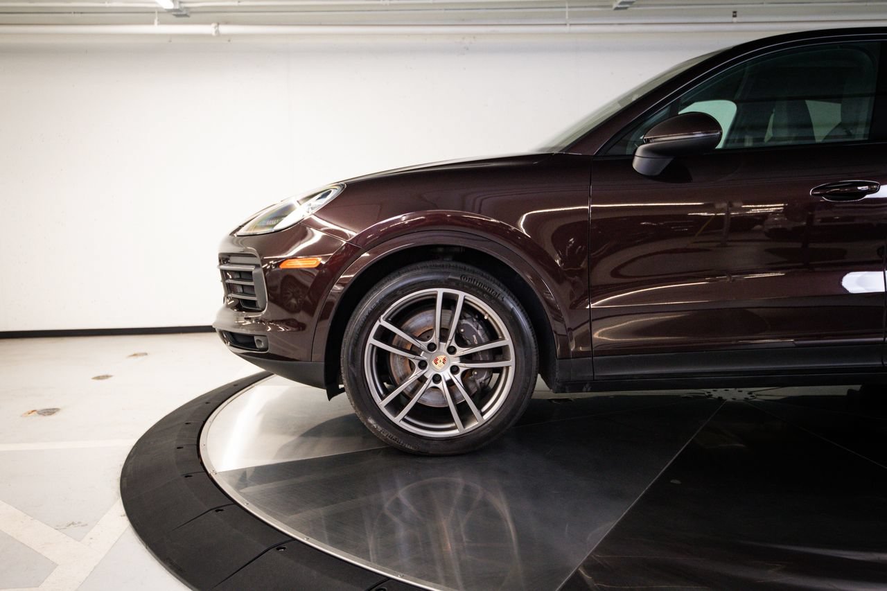 Certified 2023 Porsche Cayenne Platinum Edition AWD/4WD image 11