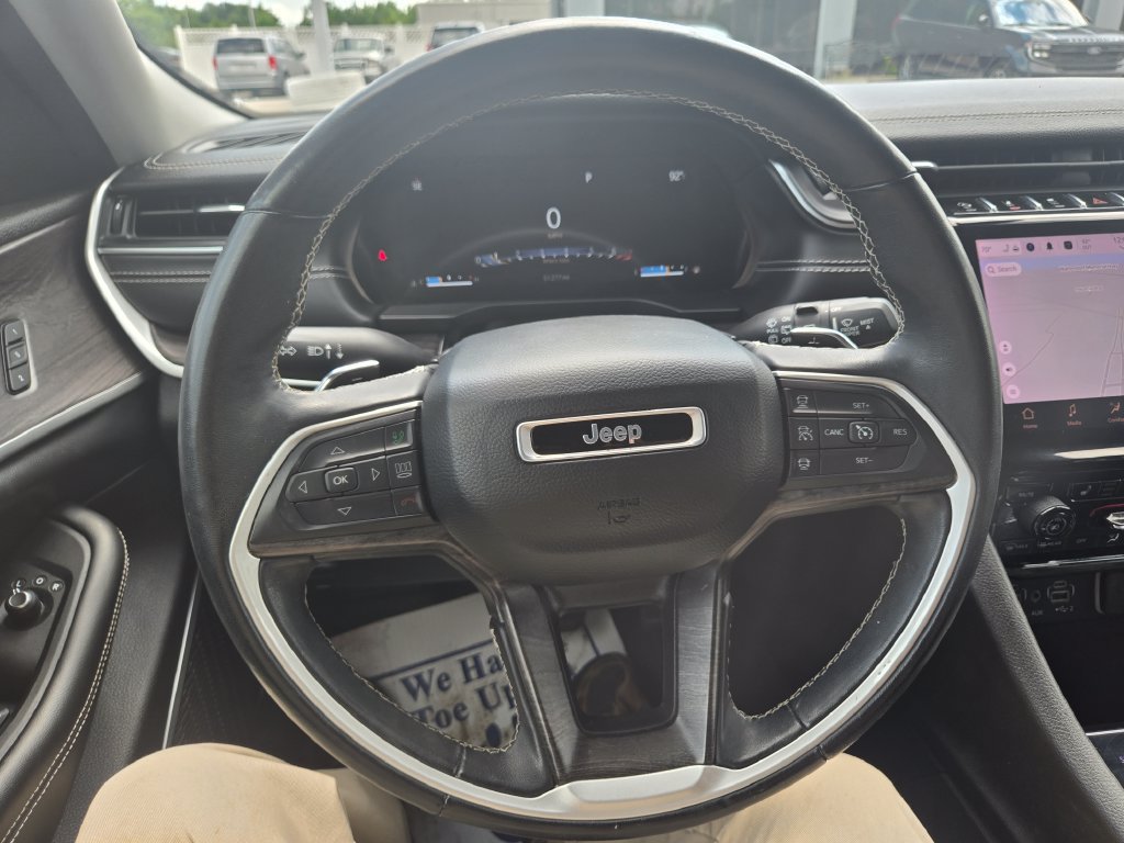 Used 2022 Jeep Grand Cherokee L Limited AWD/4WD image 12