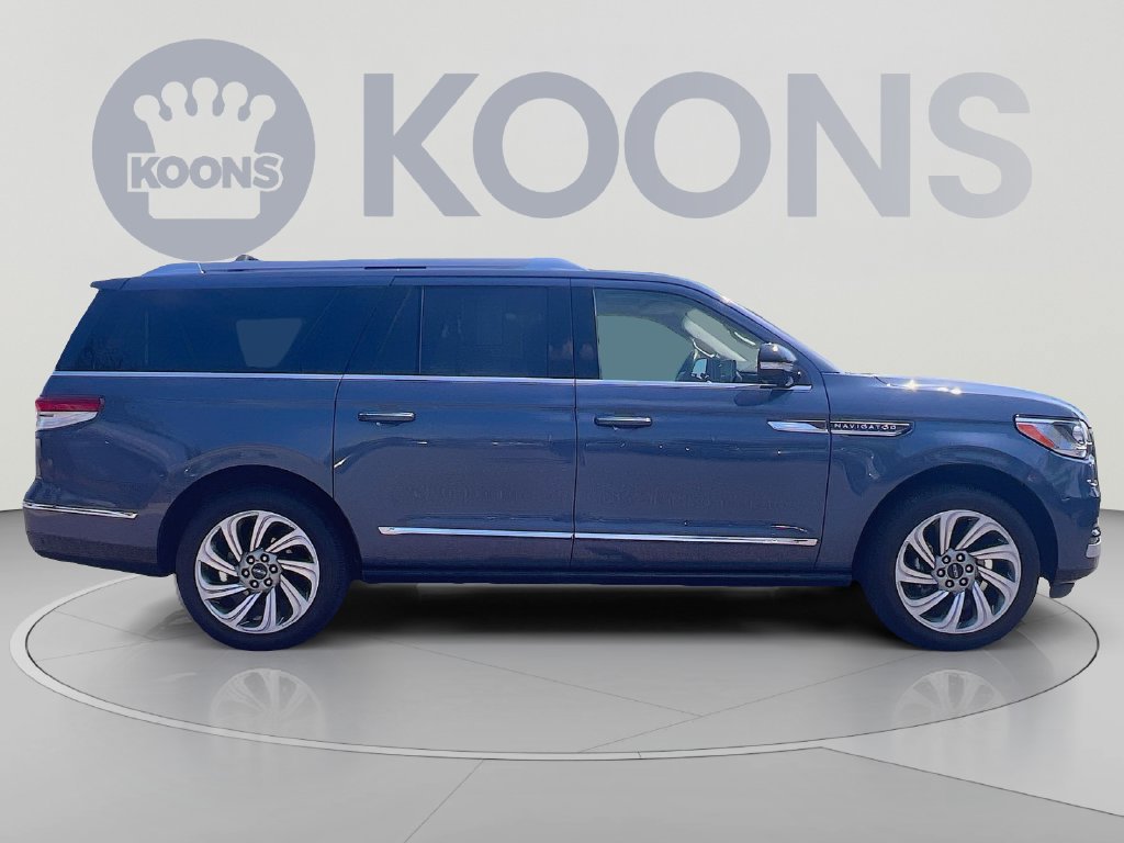Used 2022 Lincoln Navigator L Reserve AWD/4WD image 8