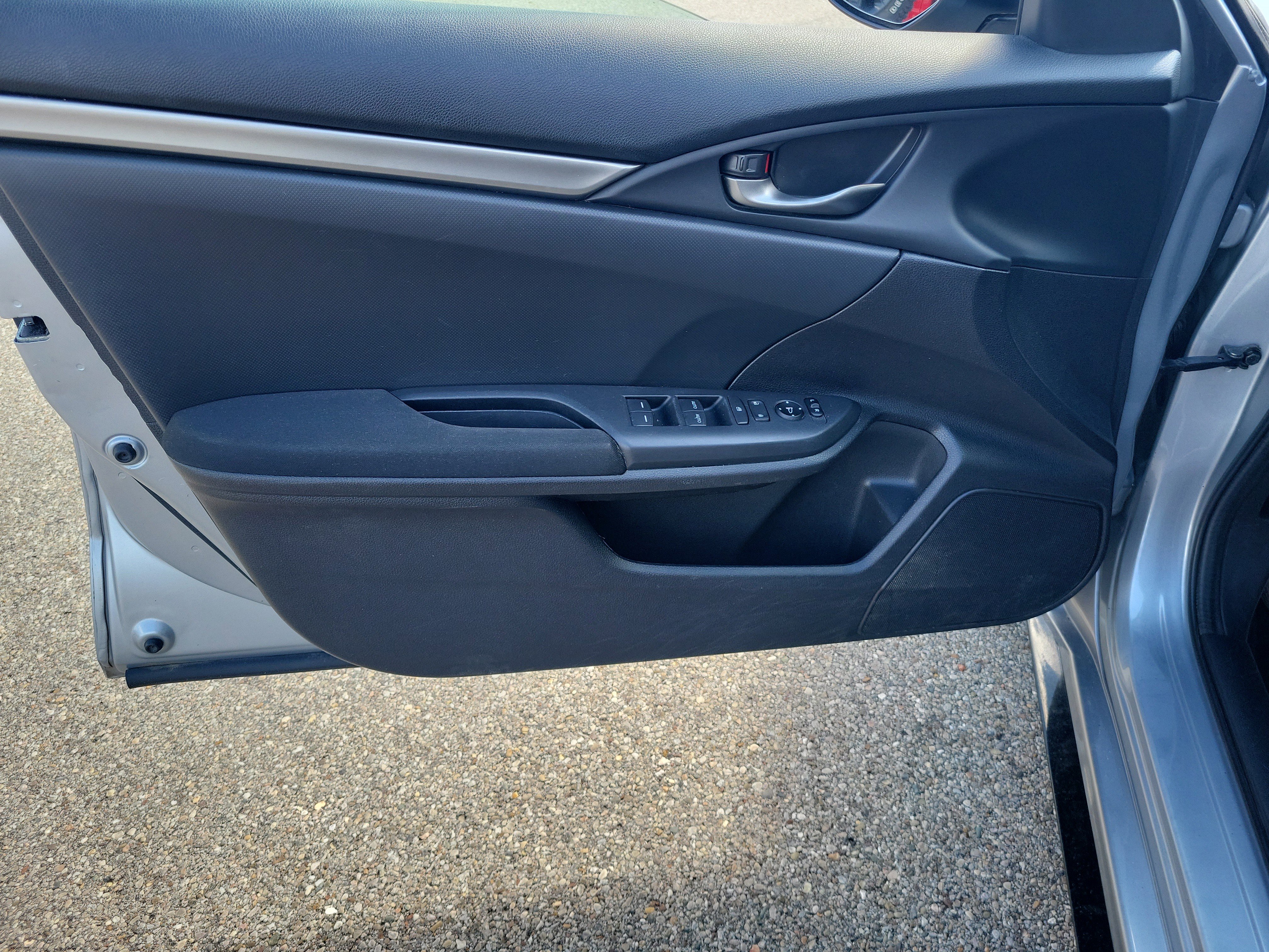 Used 2017 Honda Civic Sport image 18