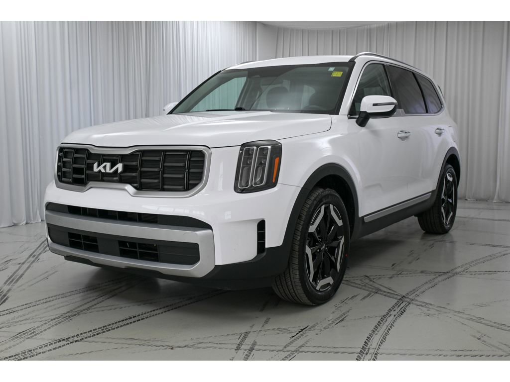 Certified 2024 Kia Telluride S image 4