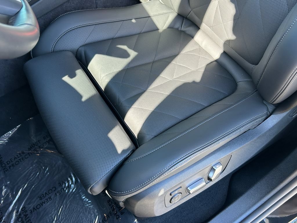 Used 2026 BMW X6 xDrive40i AWD/4WD image 15