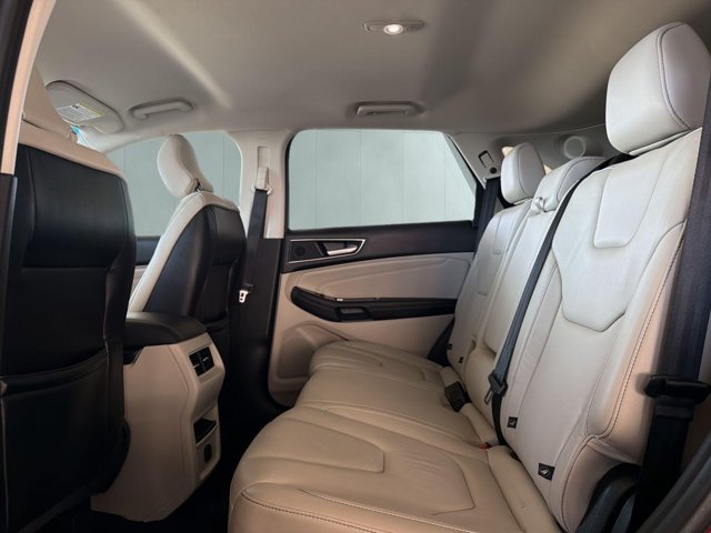 Used 2016 Ford Edge Titanium FWD image 11