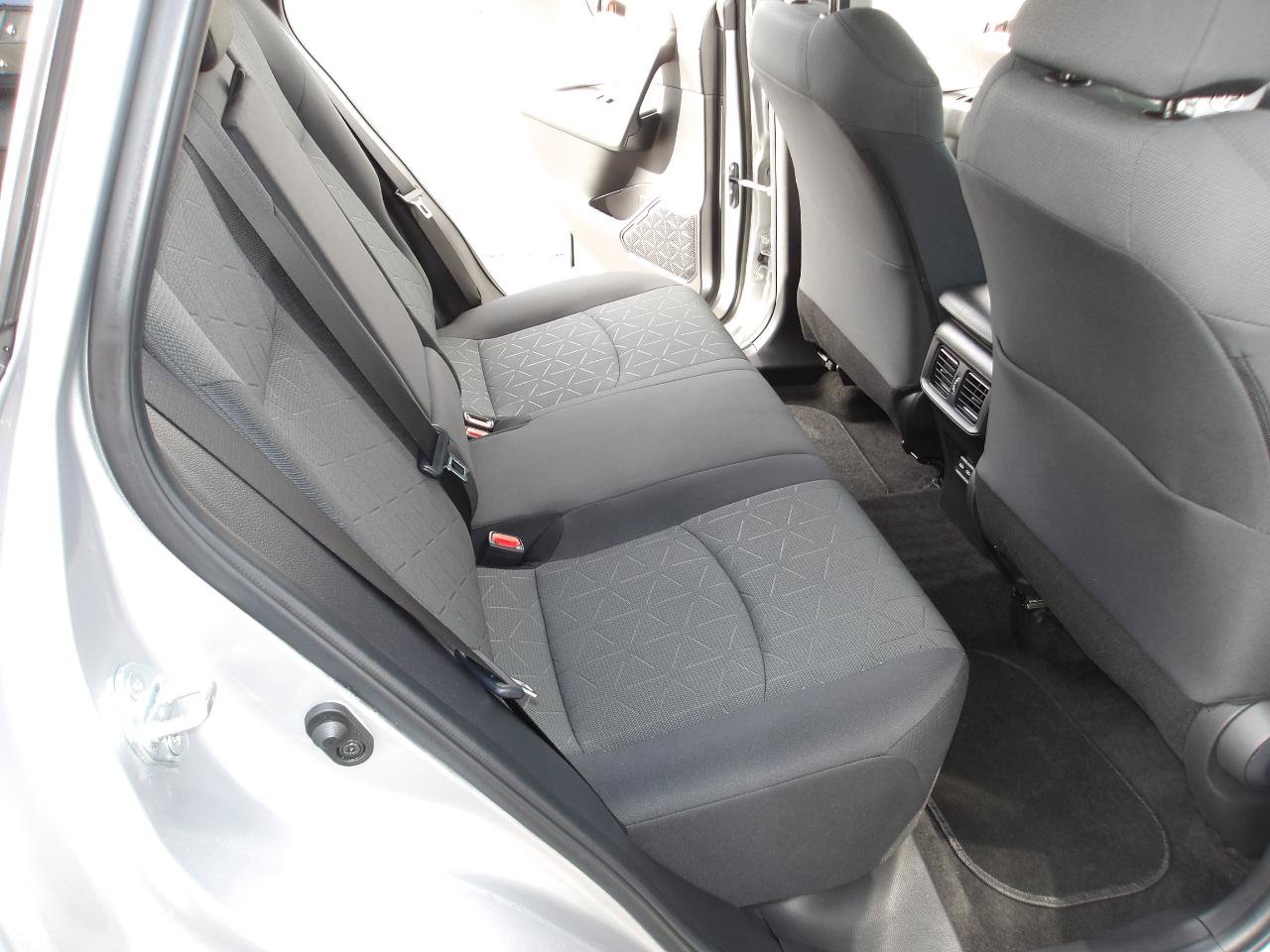 Used 2023 Toyota RAV4 XLE FWD image 12