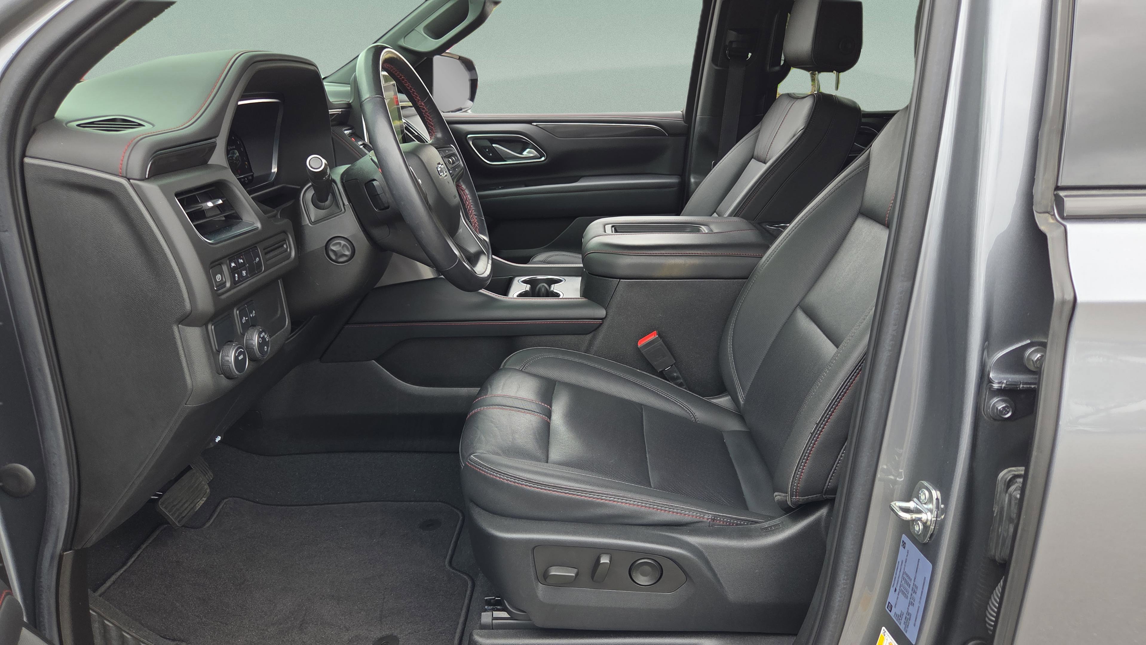 Used 2022 Chevrolet Tahoe RST w/ Luxury Package RWD image 9