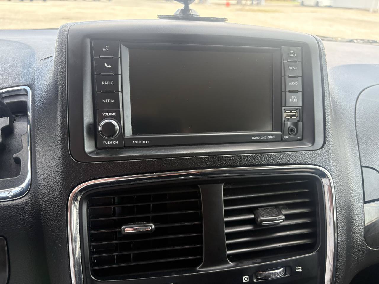 Used 2020 Dodge Grand Caravan SE FWD image 18
