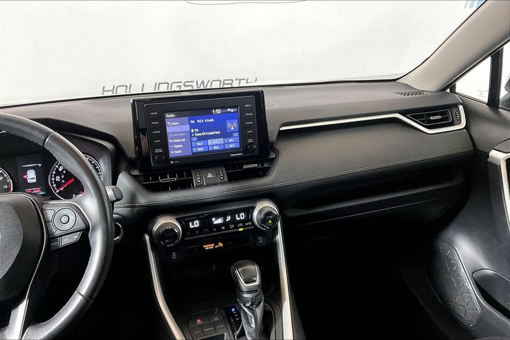 Used 2020 Toyota RAV4 XLE Premium FWD image 5