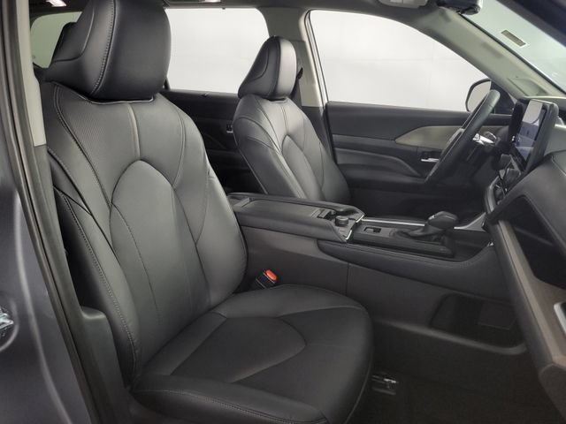 Used 2026 Toyota Grand Highlander AWD image 12
