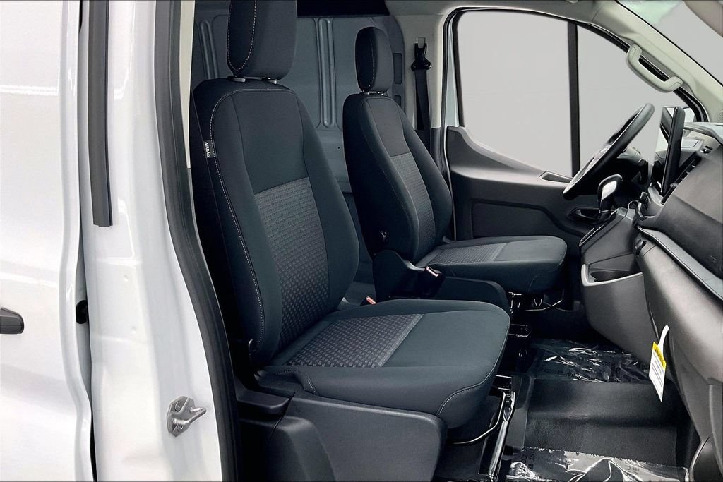 Used 2026 Ford Transit 150 Low Roof RWD image 7