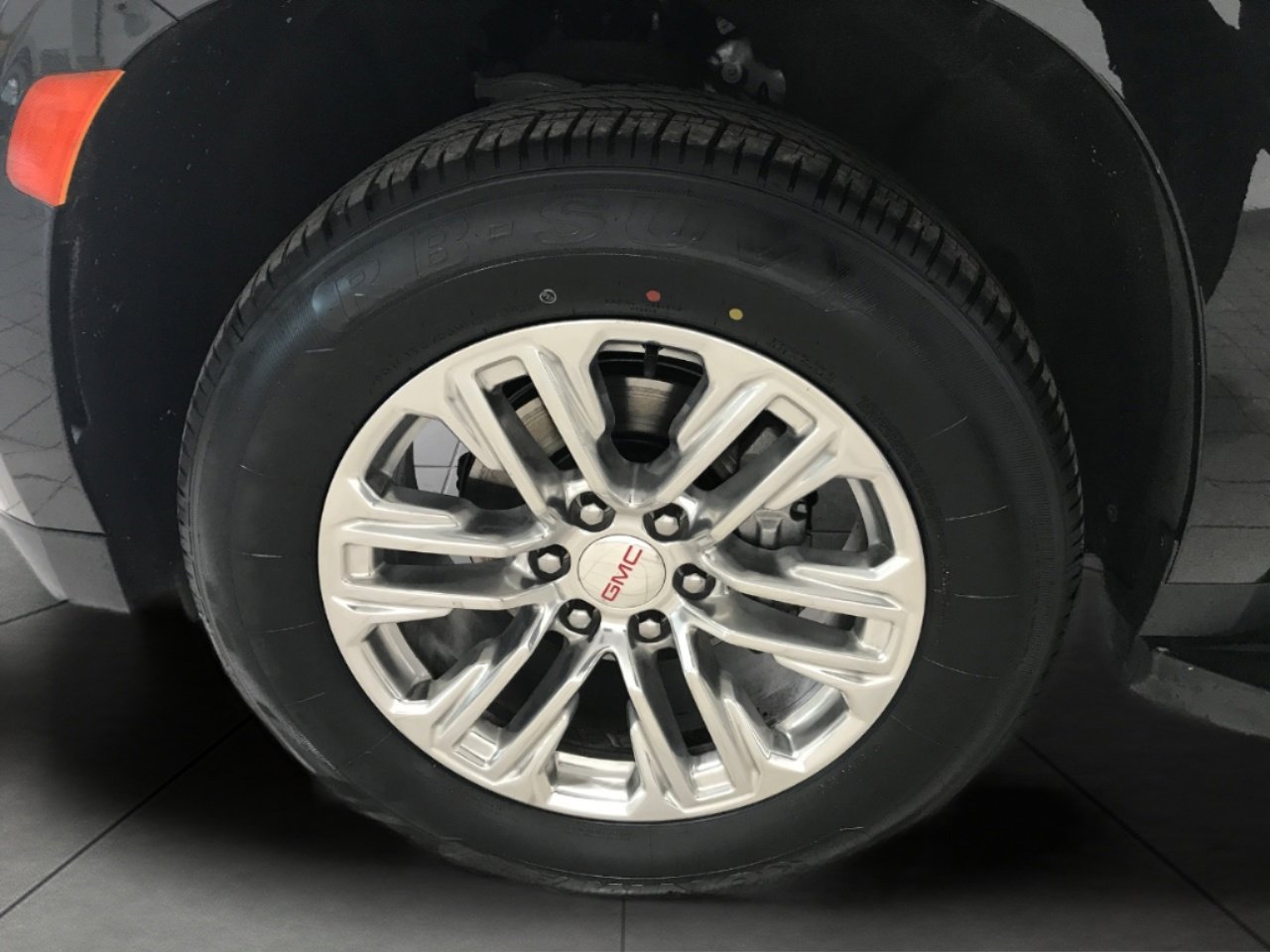 Used 2022 GMC Yukon SLT w/ SLT Luxury Package image 4