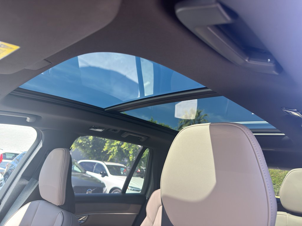 New 2026 Volvo XC90 B6 Plus w/ Protection Package image 12