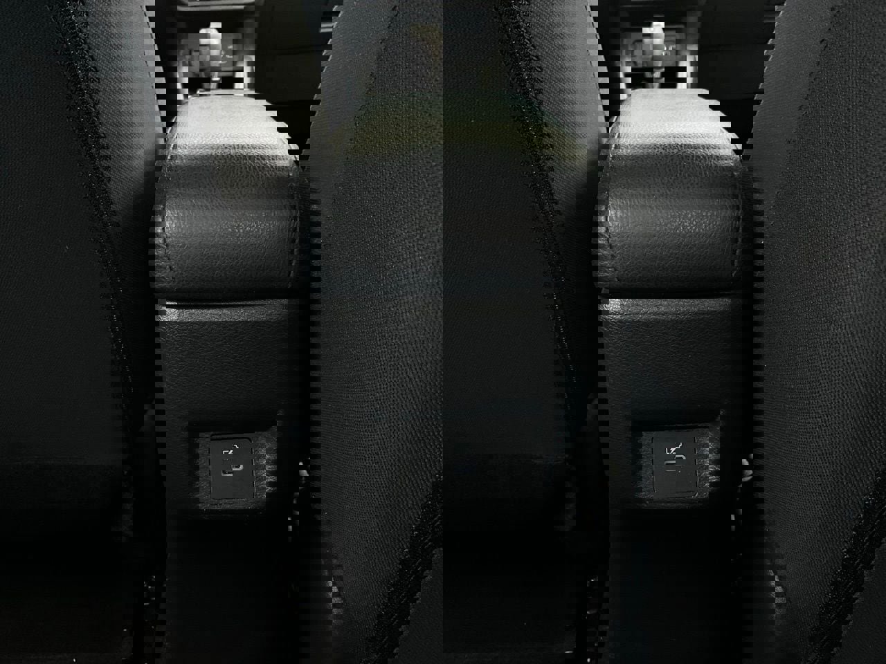 Used 2025 Nissan Versa SV image 12