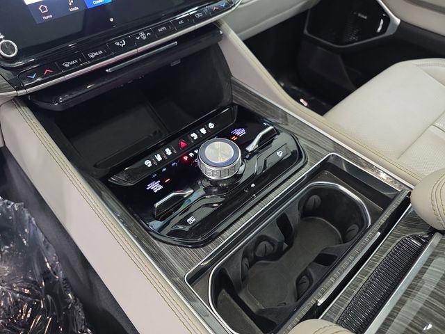 Used 2022 Jeep Wagoneer Series III w/ Premium Group I image 25