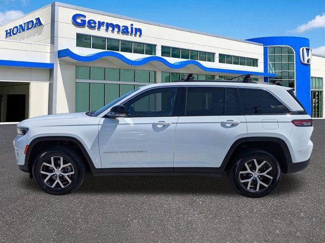 Used 2024 Jeep Grand Cherokee Limited AWD/4WD image 8