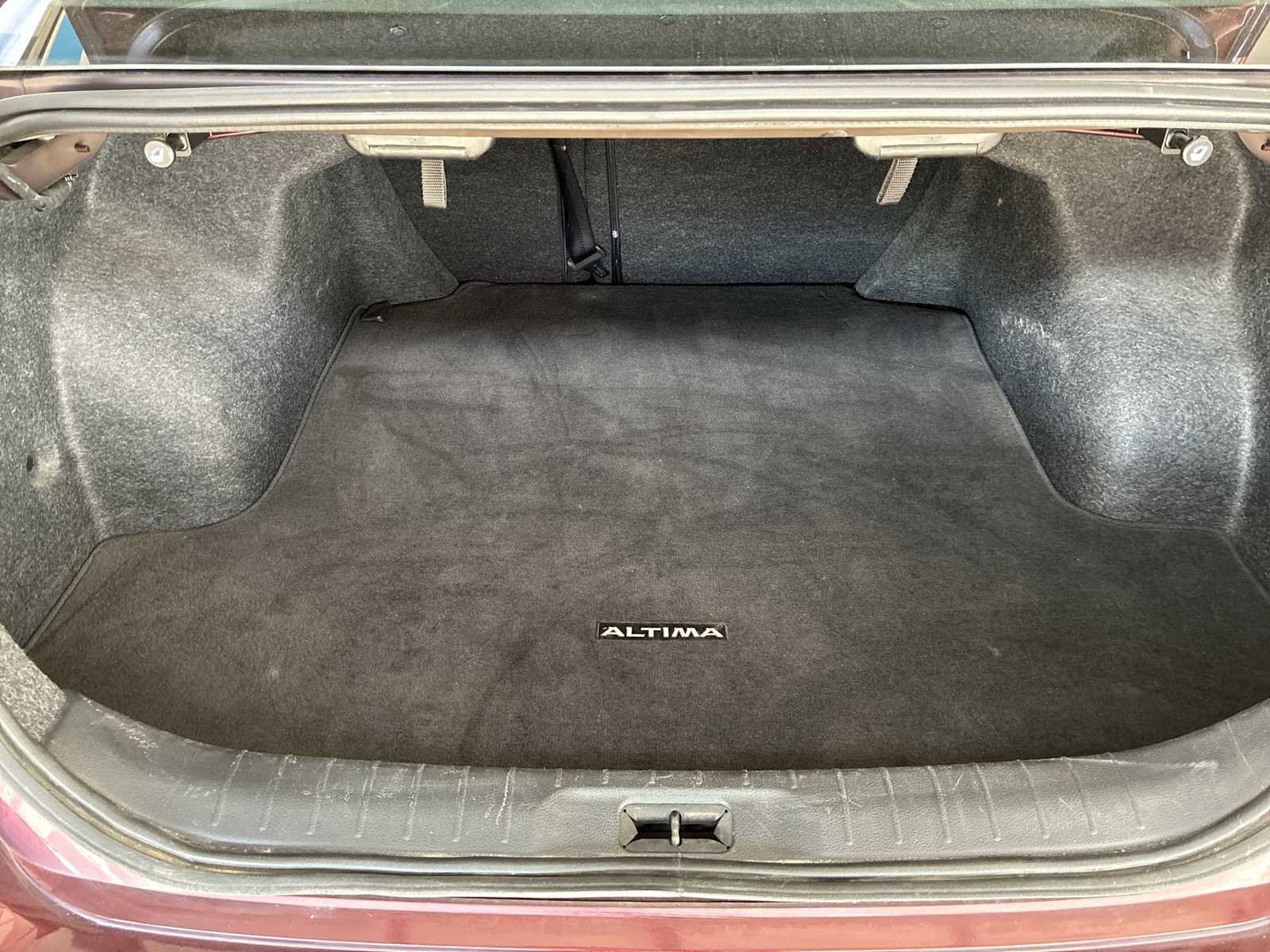 Used 2025 Nissan Altima 2.5 SV image 19