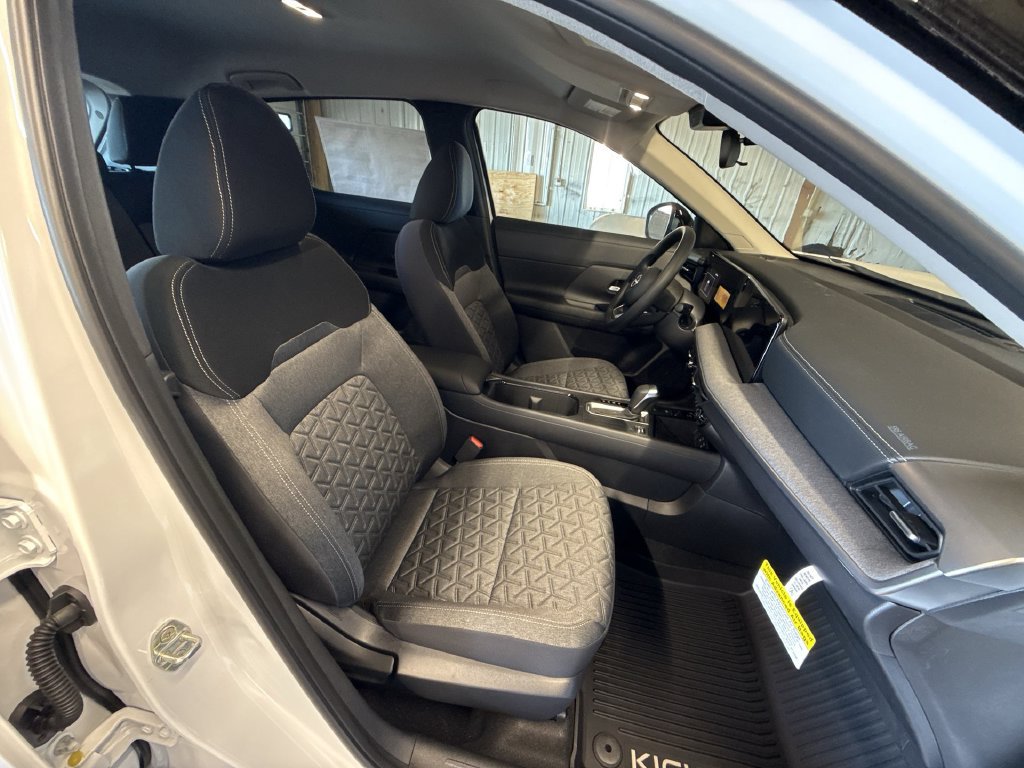 New 2027 Nissan Kicks SV AWD/4WD image 23