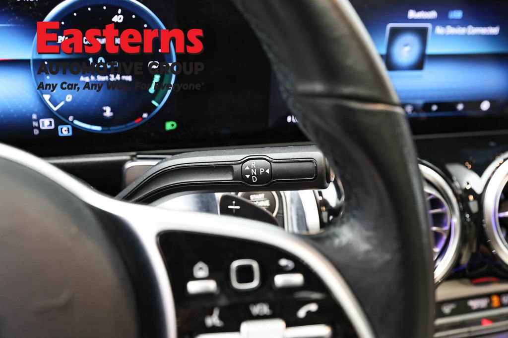 Used 2021 Mercedes-Benz GLB 250 4MATIC image 13