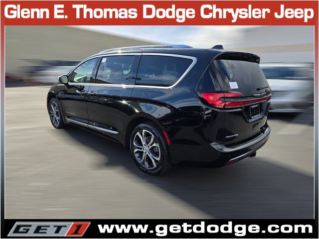 New 2026 Chrysler Pacifica Pinnacle w/ Trailer Tow Group image 4