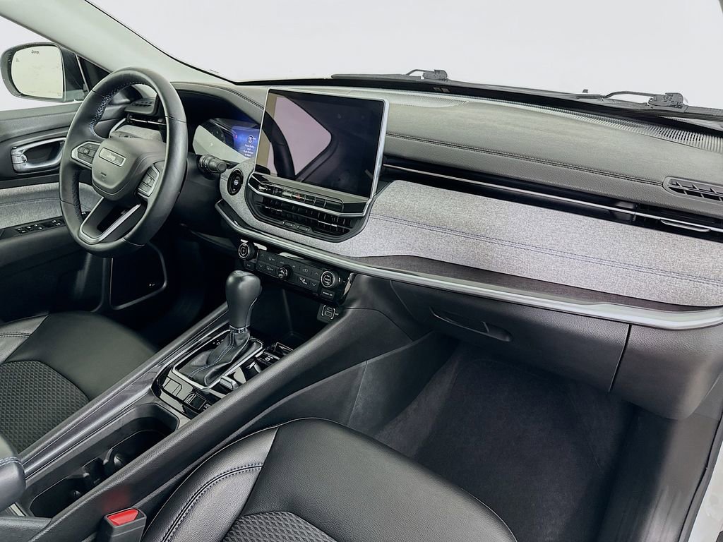 Certified 2022 Jeep Compass Latitude w/ Sun and Sound Group image 40