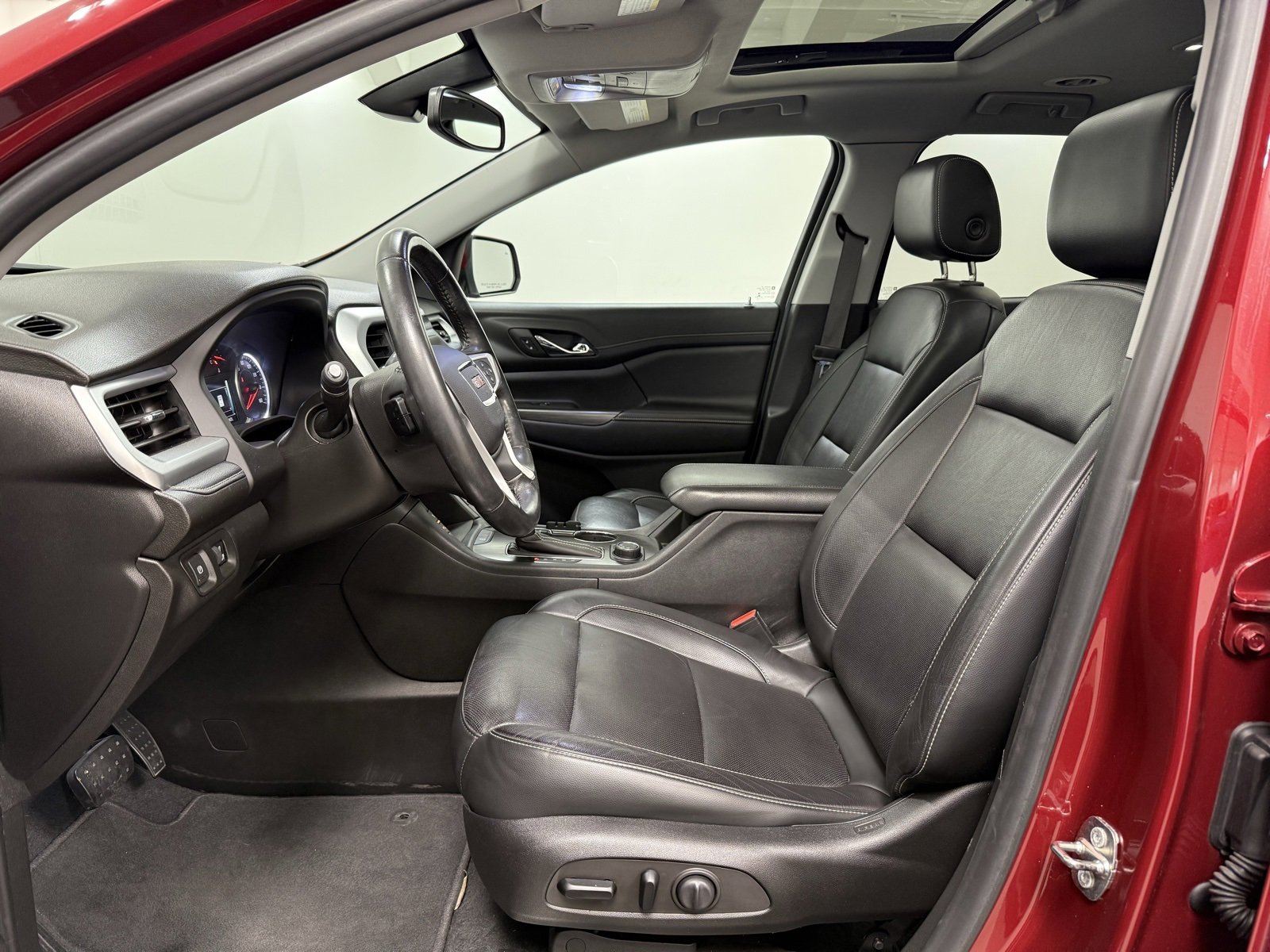 Used 2019 GMC Acadia SLT image 15