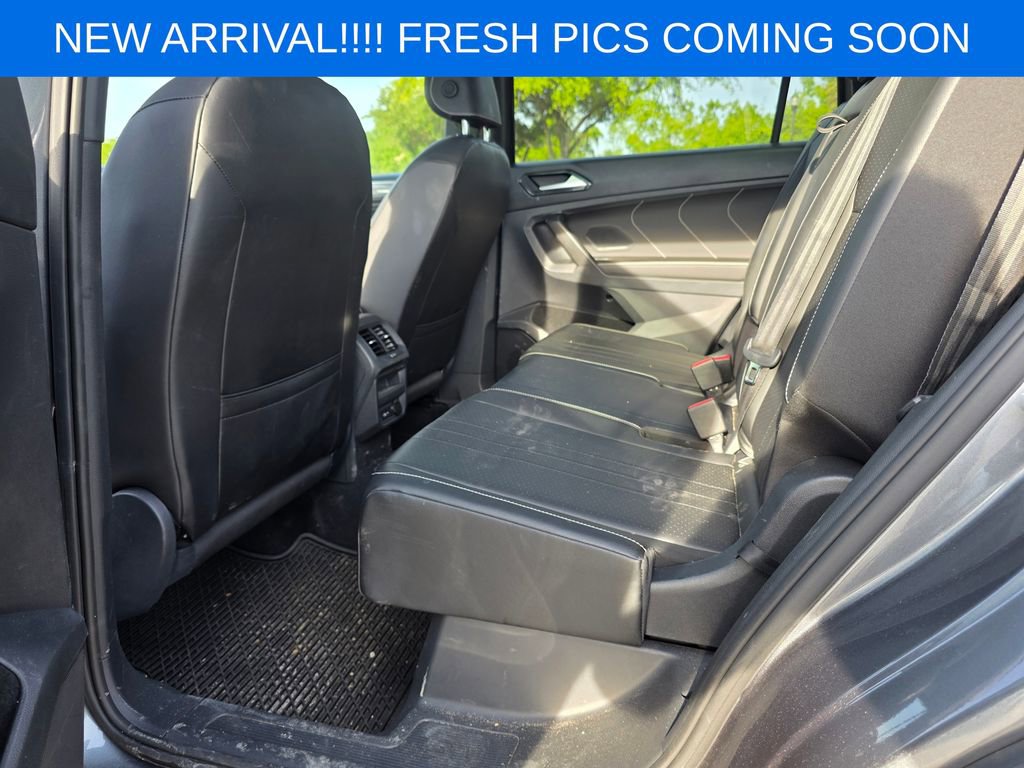 Used 2022 Volkswagen Tiguan SE R-Line image 14