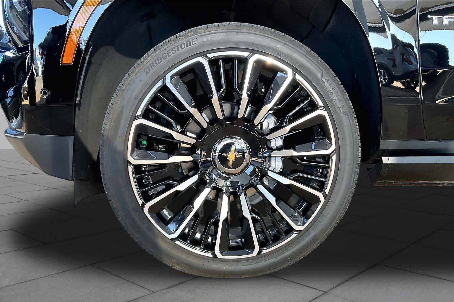 Used 2026 Chevrolet Tahoe High Country w/ LPO, Illumination Package AWD/4WD image 12