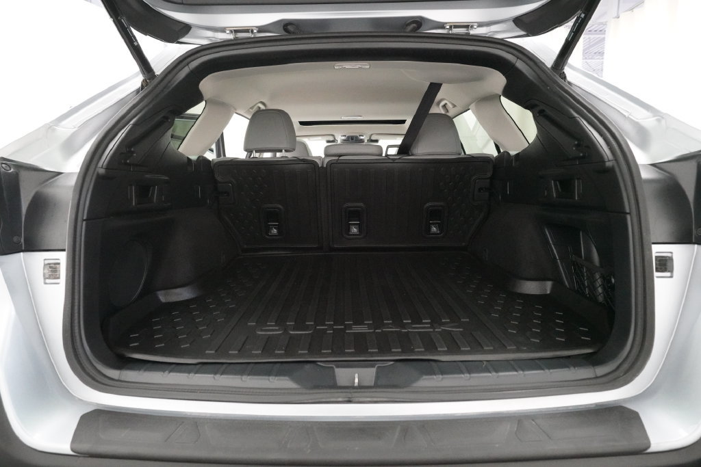 Certified 2025 Subaru Outback Limited AWD/4WD image 10