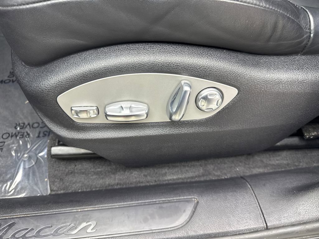 Used 2023 Porsche Macan image 28