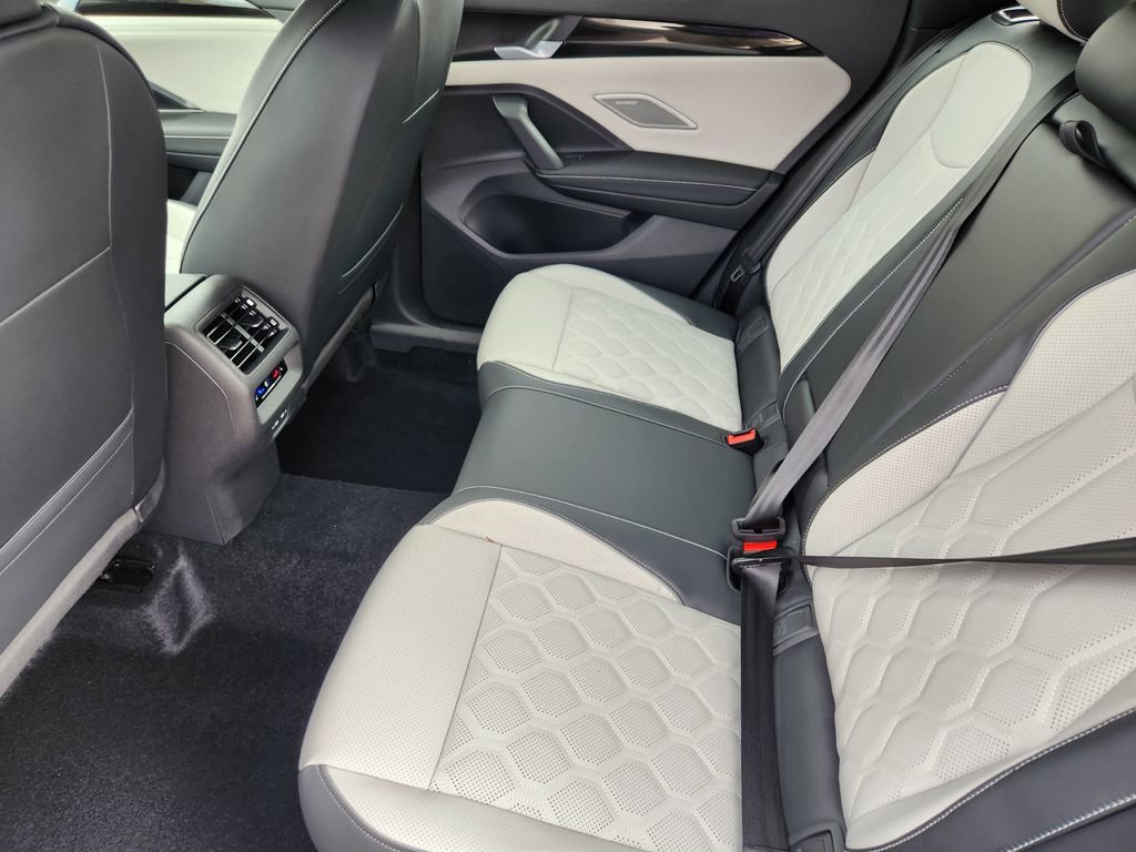 New 2026 Volkswagen Tiguan SEL R-Line image 19