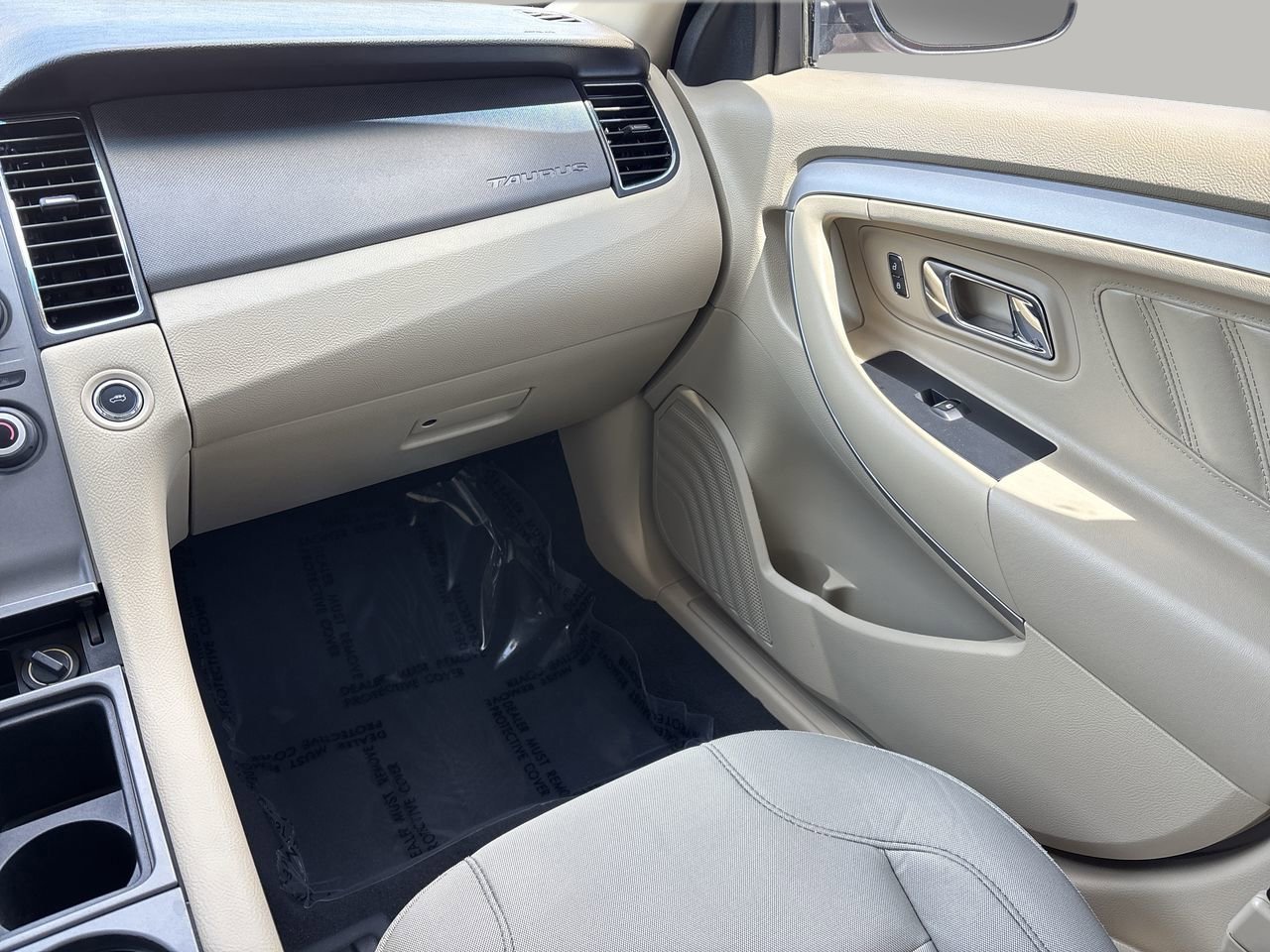 Used 2019 Ford Taurus SE image 15